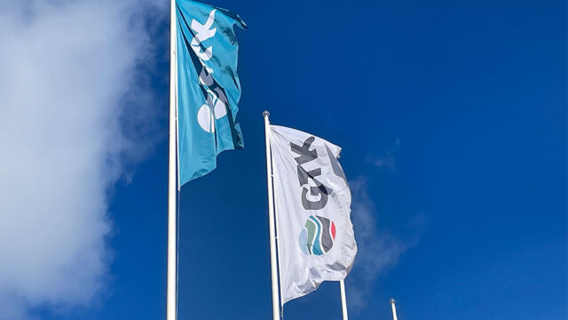 Twå flaggar med GTK logo.